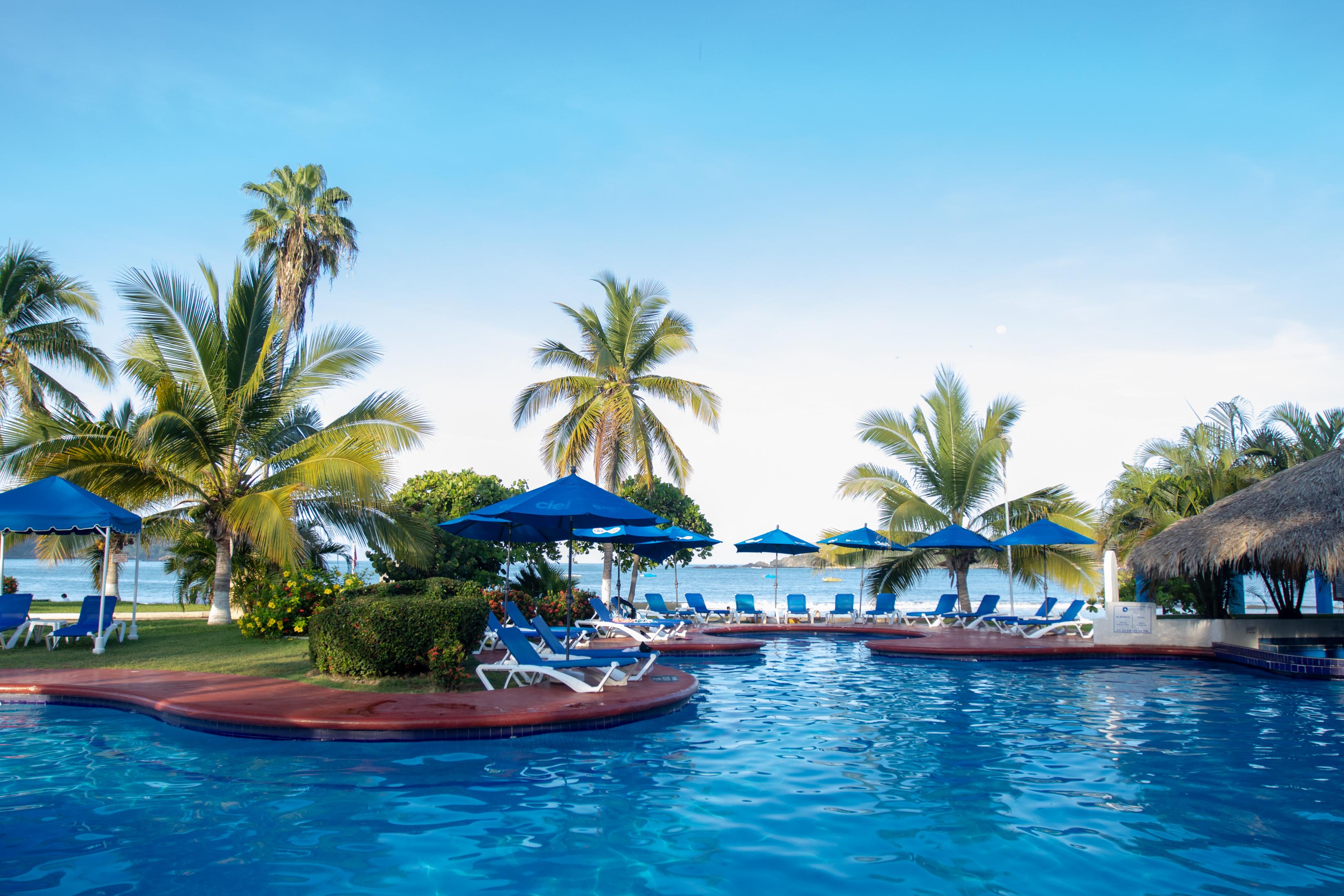 Qualton Club Ixtapa All Inclusive Exterior photo