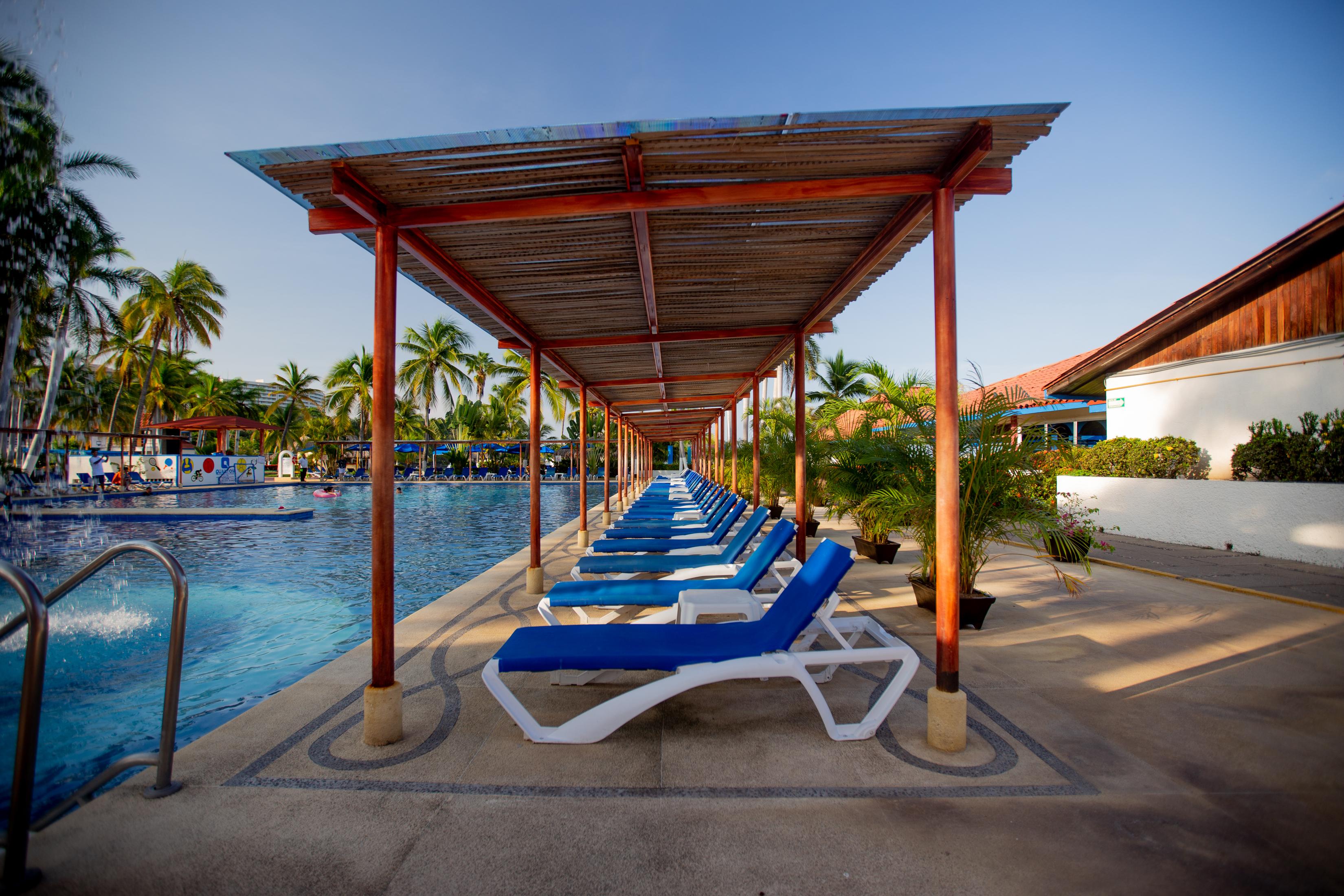 Qualton Club Ixtapa All Inclusive Exterior photo