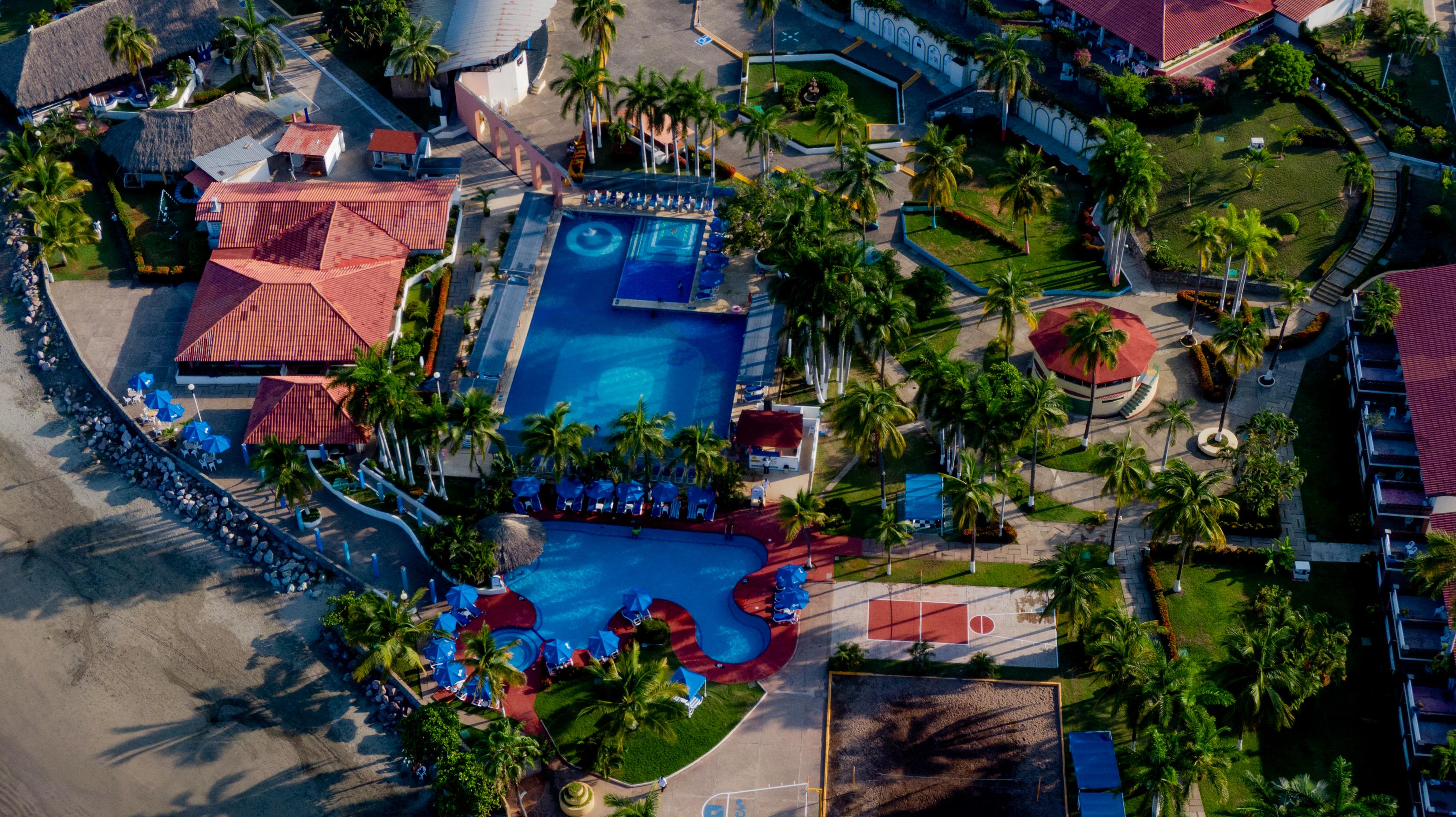 Qualton Club Ixtapa All Inclusive Exterior photo