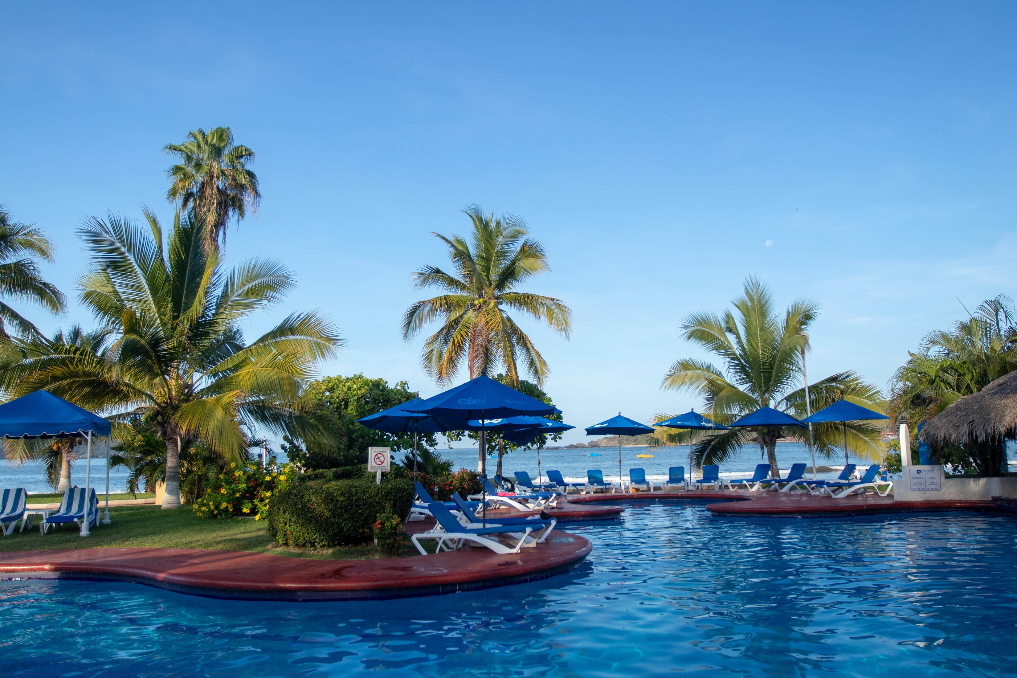 Qualton Club Ixtapa All Inclusive Exterior photo